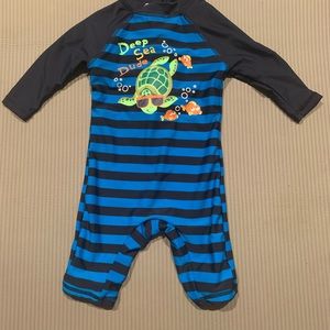 Bonverano one piece size 6 m to 9 m UPF50